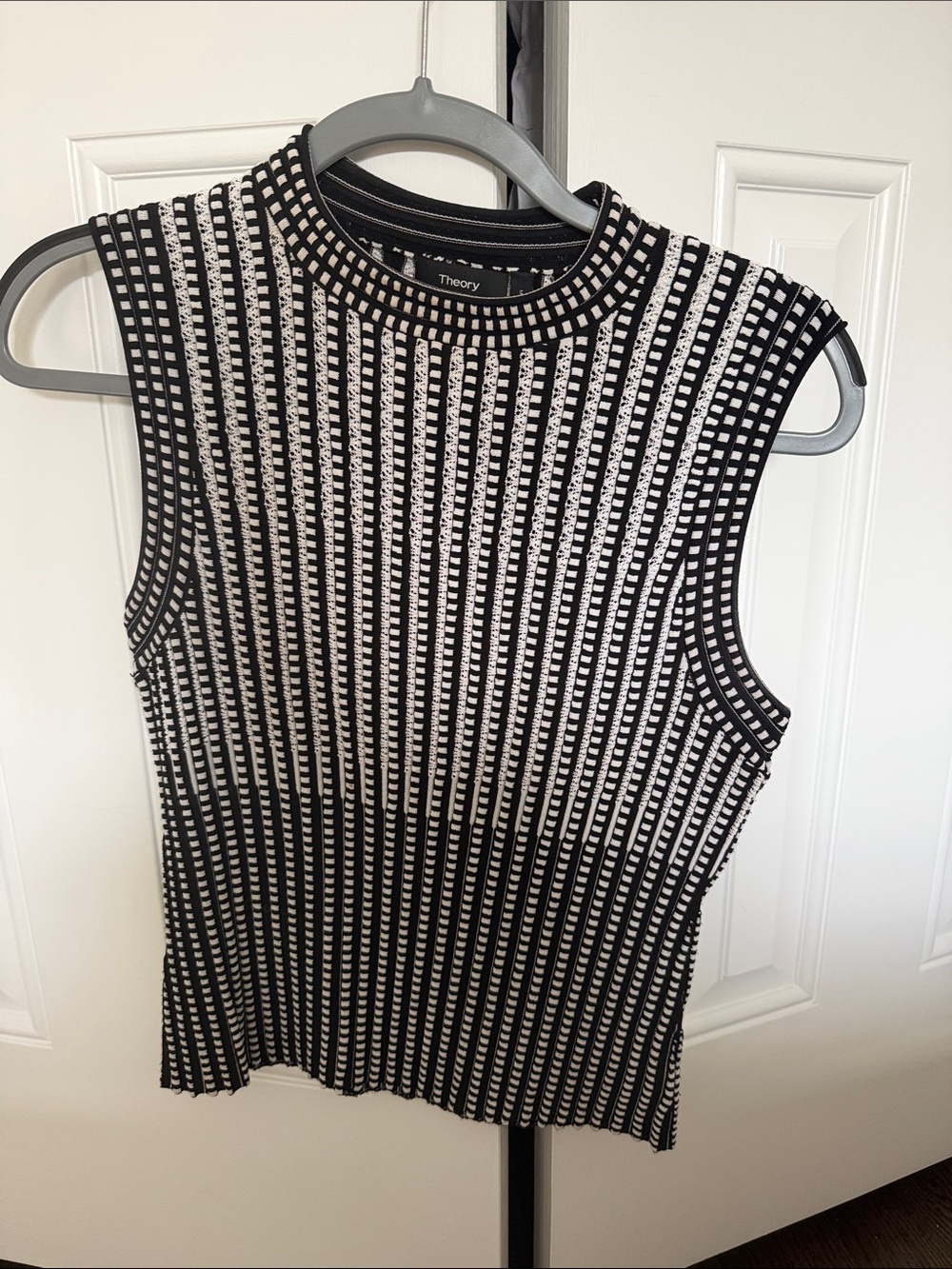 Theory Black and White Sleeveless Ribbed Knit Tank